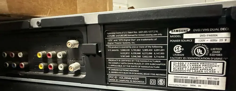 Samsung DVD-V4600 DVD/VCR Combo Player